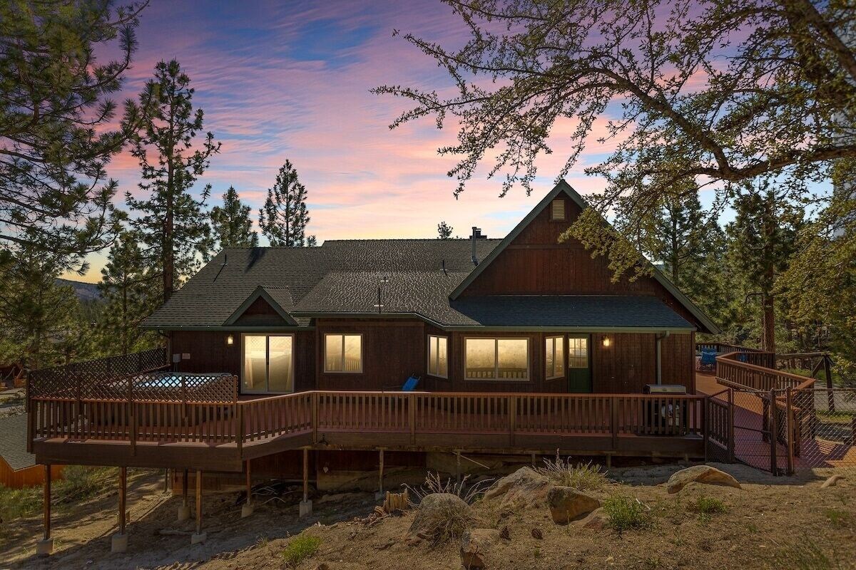 Stunning Big Bear Retreat | Hot Tub | Arcade