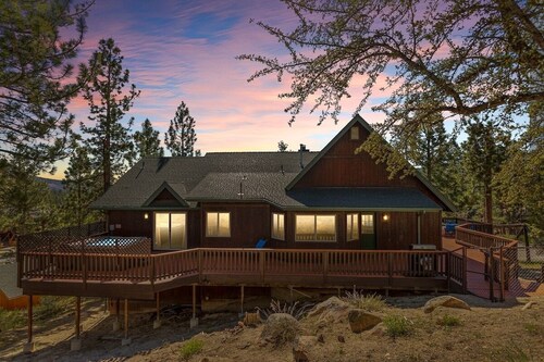 Stunning Big Bear Retreat |  Hot Tub | Arcade