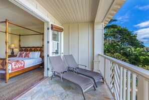 Terrace/patio - Elegant Poolside Penthouse l Private Elevator (Koloa)