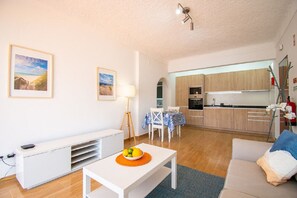 TV - Ruca CENTRALLY LOCATED MODERNIZED LOFT (Carvoeiro)
