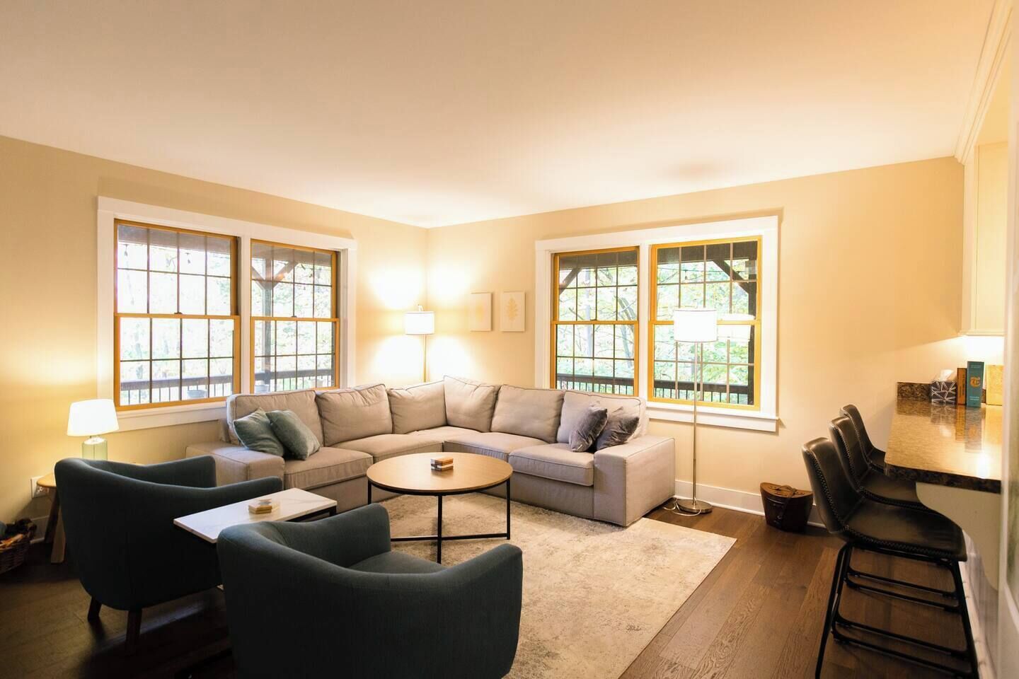 Smart TV, fireplace, offices