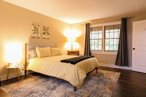 4 habitaciones, tabla de planchar con plancha y cuna de viaje