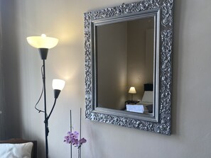 35-inch TV with digital channels - Cavour Apartments by Wonderful Italy (Noto)