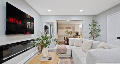 Huge 4BR w/ Yard | Sleeps 8 | LCP Collection