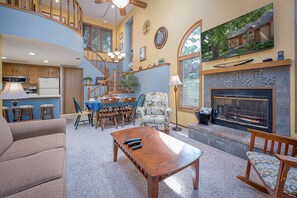 TV connectée, cheminée, baby-foot, table de tennis de table