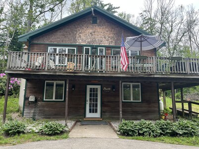 Rustic ski chalet in the heart of North Conway off West Side Road