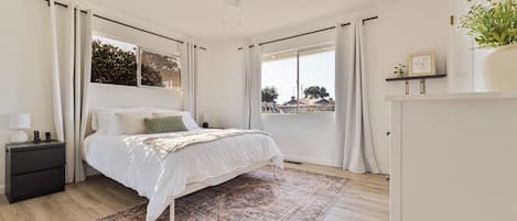 3 chambres, lit de bébé portatif, Wi-Fi, literie fournie