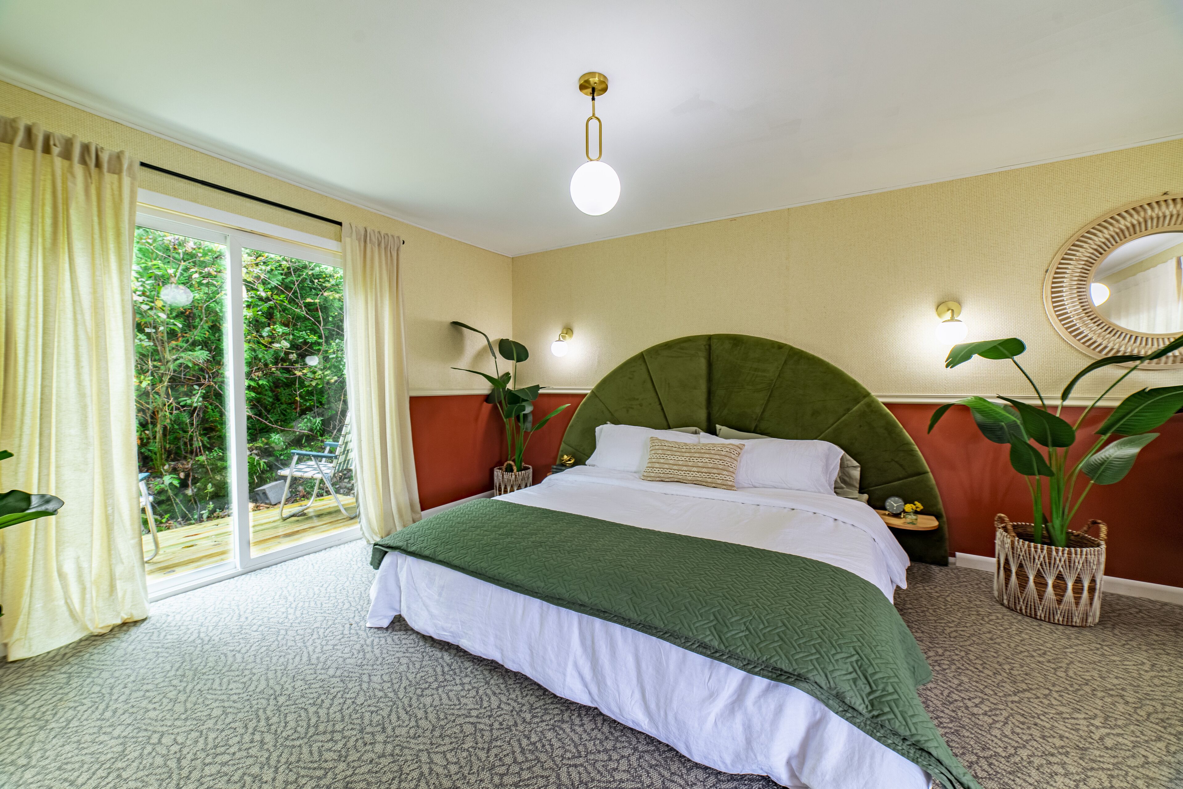 Honeymoon Suite, 1 King Bed, Patio