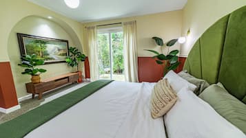 Suite de luna de miel, 1 cama King size, patio | Decoración personalizada y muebles diferentes