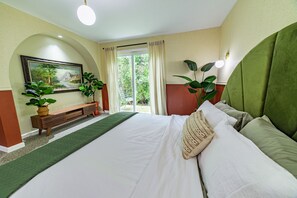 蜜月套房, 1 张特大床, 露台 | 特色装修、特色家居、笔记本电脑工作区、免费 WiFi