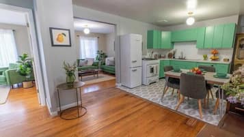 Premium Chalet | Private kitchen | Mini-fridge, microwave, coffee/tea maker