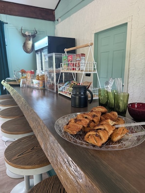 Free daily continental breakfast