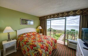2 bedrooms, in-room safe, iron/ironing board, free WiFi