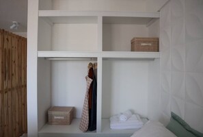 1 slaapkamer, een strijkplank/strijkijzer, gratis wifi, beddengoed