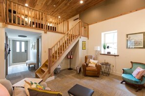 Interior - ★Luxury Loft...Minutes to ALL local Venues ★ (Mechanicville)