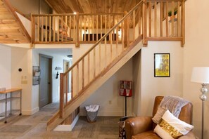 Interior - ★Luxury Loft...Minutes to ALL local Venues ★ (Mechanicville)