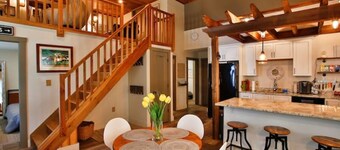 ★Chic Loft w/ Indoor Pergola & Lots of Space