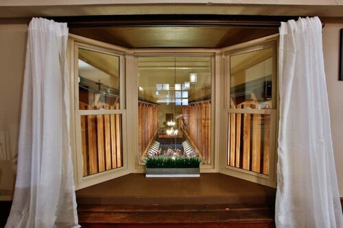 The BoHo Flat” - Elegance & Charm