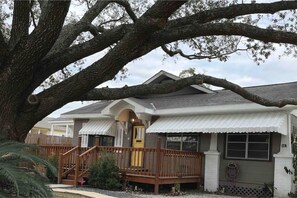 Exterior - MidCity Marvel Close to LSU downtown & midcity fun (Baton Rouge)