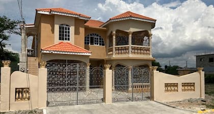 Home in St. Catherine section 2