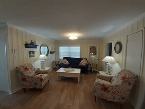 Smart TV, lettore DVD, impianto stereo