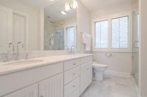 Shower, hair dryer, bidet, towels - Enjoy Candlewood Lake in Gorgeous, Open Family Home (New Fairfield)