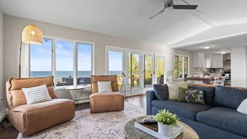 Télévision, cheminée