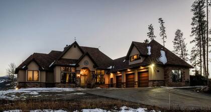 Lux 8000 SQ Ft, 9 BDR, 15 Beds, Hot Tub, Large Groups!