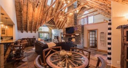 9 BDR Home downtown Winter Park, Hot Tub, Shuttle, Sleeps 19!