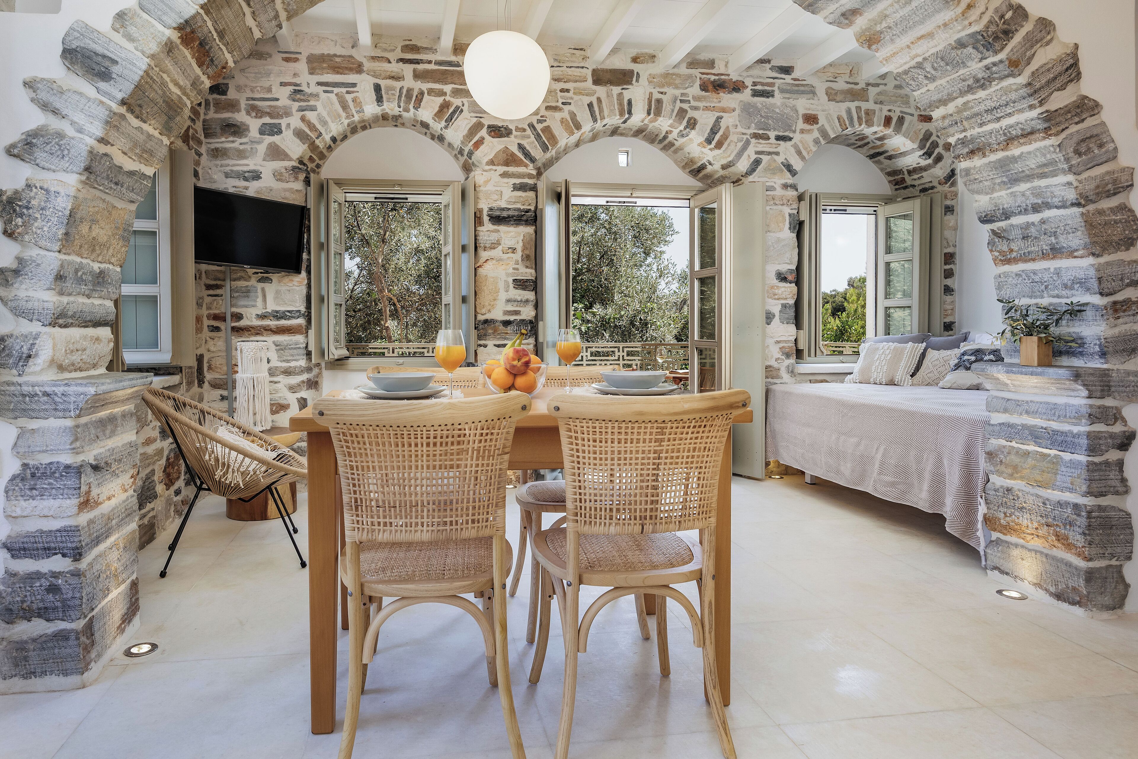 Panoramic-Suite, Meerblick | Essbereich im Zimmer