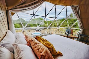 ラグジュアリー テント ヒルビュー | WiFi (無料)、客室ごとに異なる装飾、客室ごとに異なるインテリア、ベッドシーツ