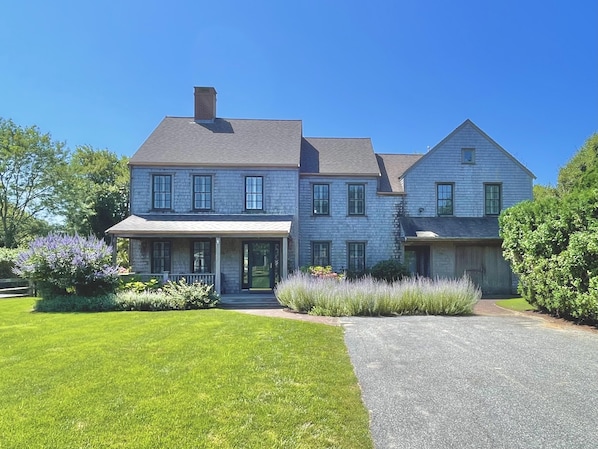 Exterior - 20 Meadow View Drive, Nantucket Massachusetts
Tucked Away (Nantucket)