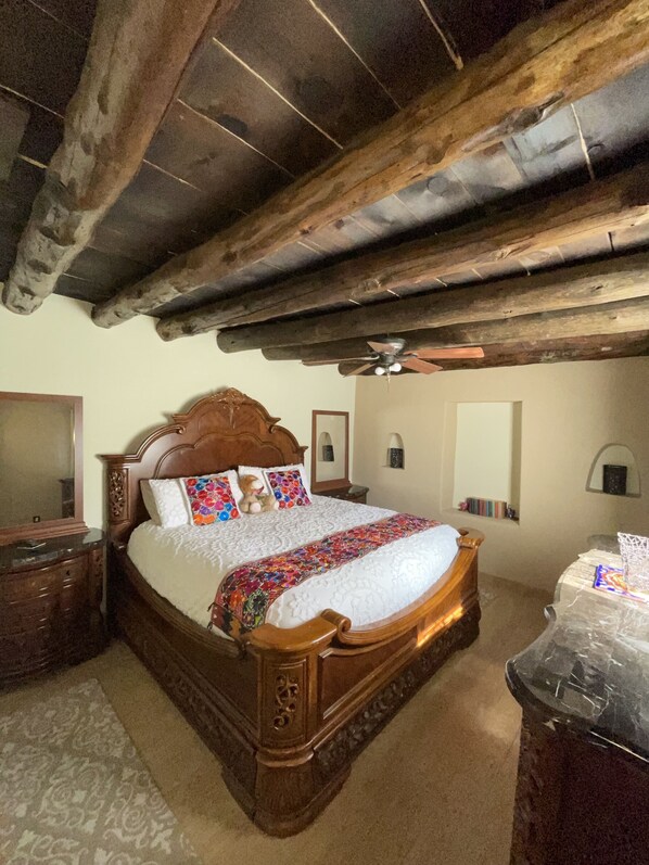 3 habitaciones, escritorio, wifi gratis y ropa de cama 