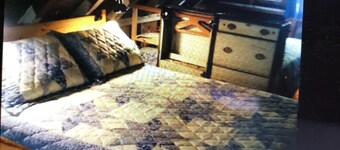 Charming Island Cabin with Breathtaking Coastal Waterfront--Immerse in Serenity