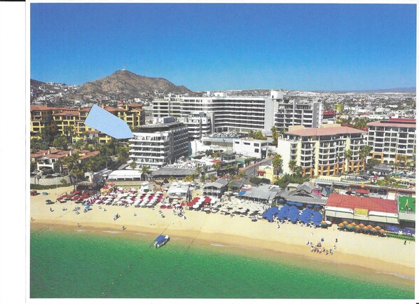 Beach - Ocean front with Jacuzzi on the balcony.  Full kitchen. Close to marina. (Cabo San Lucas)