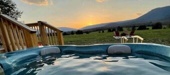 Holly Tree Retreat Located In Beautiful Luray, VA