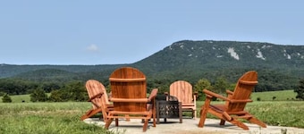Holly Tree Retreat Located In Beautiful Luray, VA