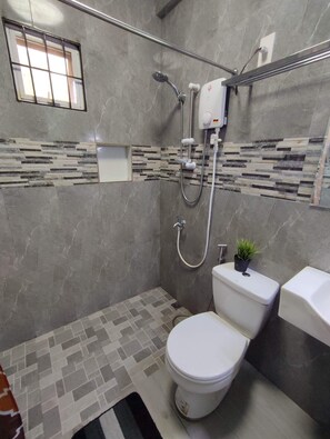 Dusche, Bidet, Toilettenpapier