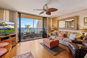 Smart TV - Updated Oceanfront condo, AC, 6 mile sandy beach (Kihei)