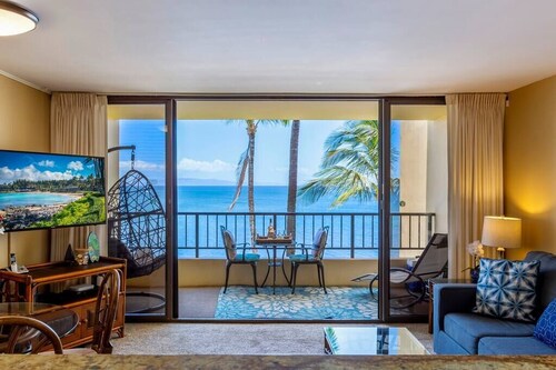 Updated oceanfront condo, AC, 6 mile sandy beach