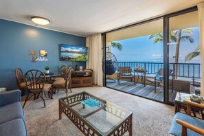 Smart TV - Updated oceanfront condo, AC, 6 mile sandy beach (Kihei)