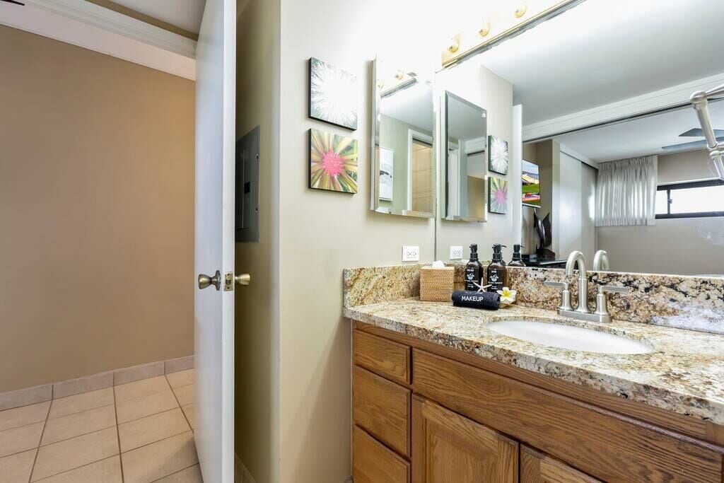 Bathtub, eco-friendly toiletries, hair dryer, towels