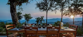 Villa Annibale - Four Bedroom Villa, Sleeps 8