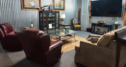 Convient  spacious Lodging  / perfect for large groups and familiy event's