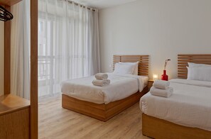 2 chambres, fer et planche à repasser, Wi-Fi gratuit, draps fournis