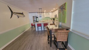 Dining - In the heart of Midtown (Key West)