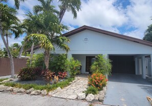 Exterior - In the heart of Midtown (Key West)