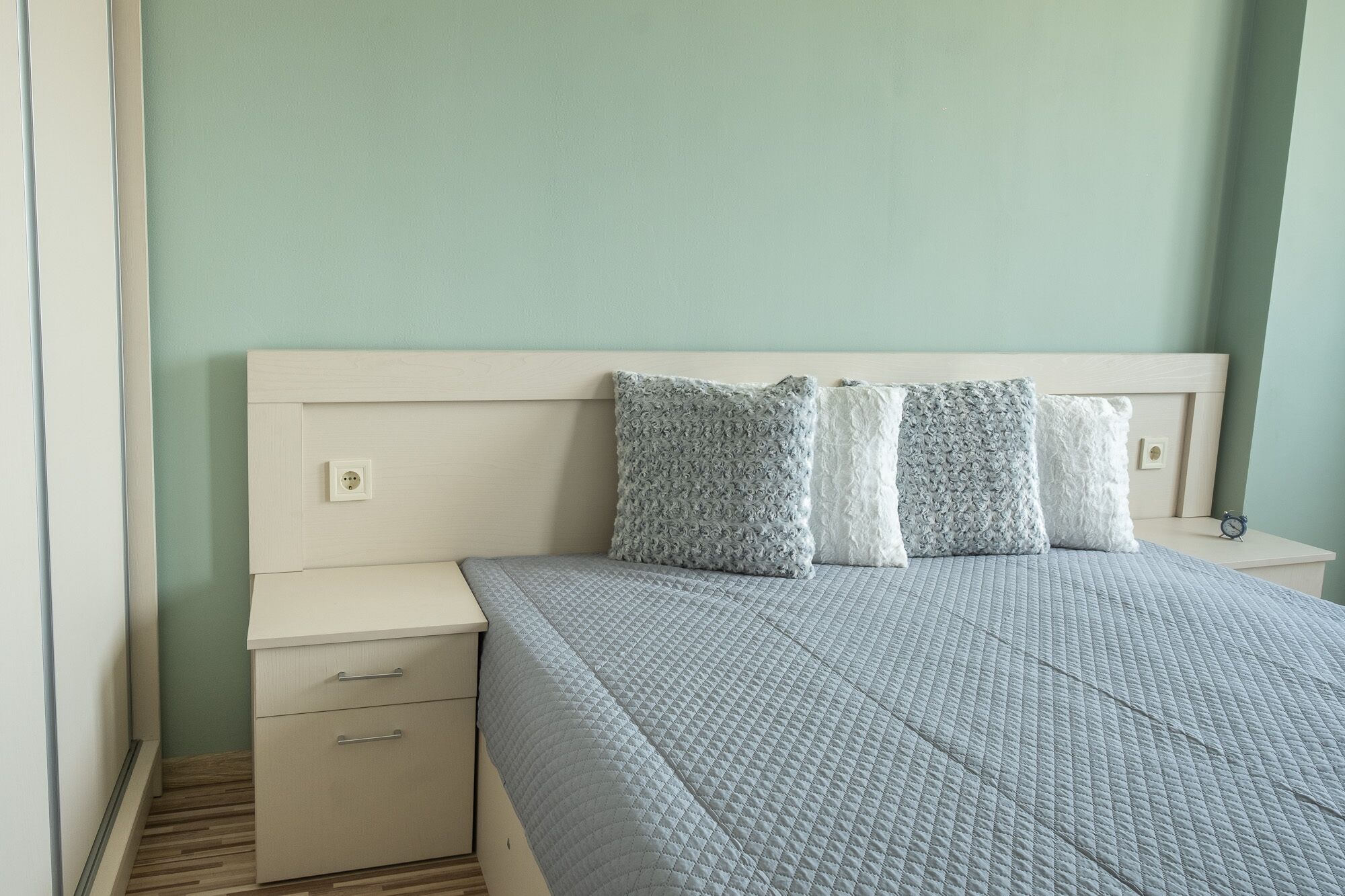 2 habitaciones, tabla de planchar con plancha, wifi y ropa de cama 