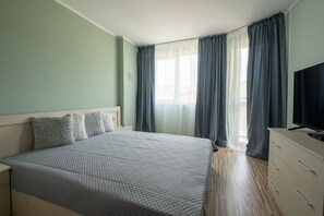 2 chambres, fer et planche à repasser, Wi-Fi, draps fournis