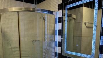 Design Room | Bilik Mandi | Pancuran mandi, hulu semburan mandi hujan, selipar, bidet